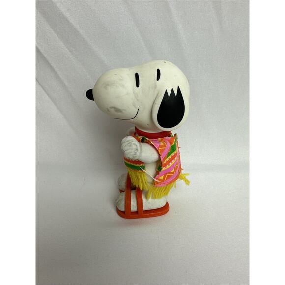 RARE 1999 Hasbro Snoopy Poncho W/Sandles Toy - Picture 4 of 6